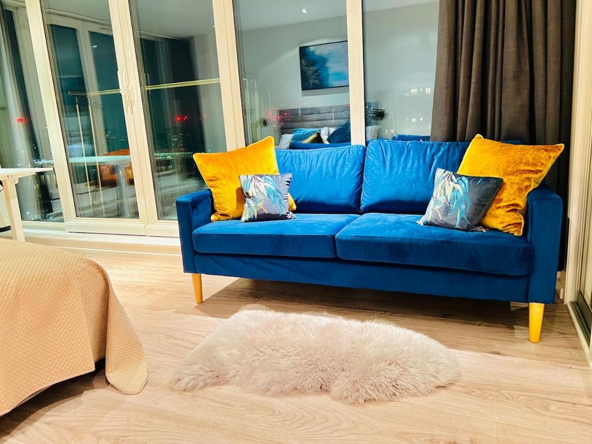 Appartement Luxury With Stunning Views In Prime Location - Perfect For Business Or Leisure *